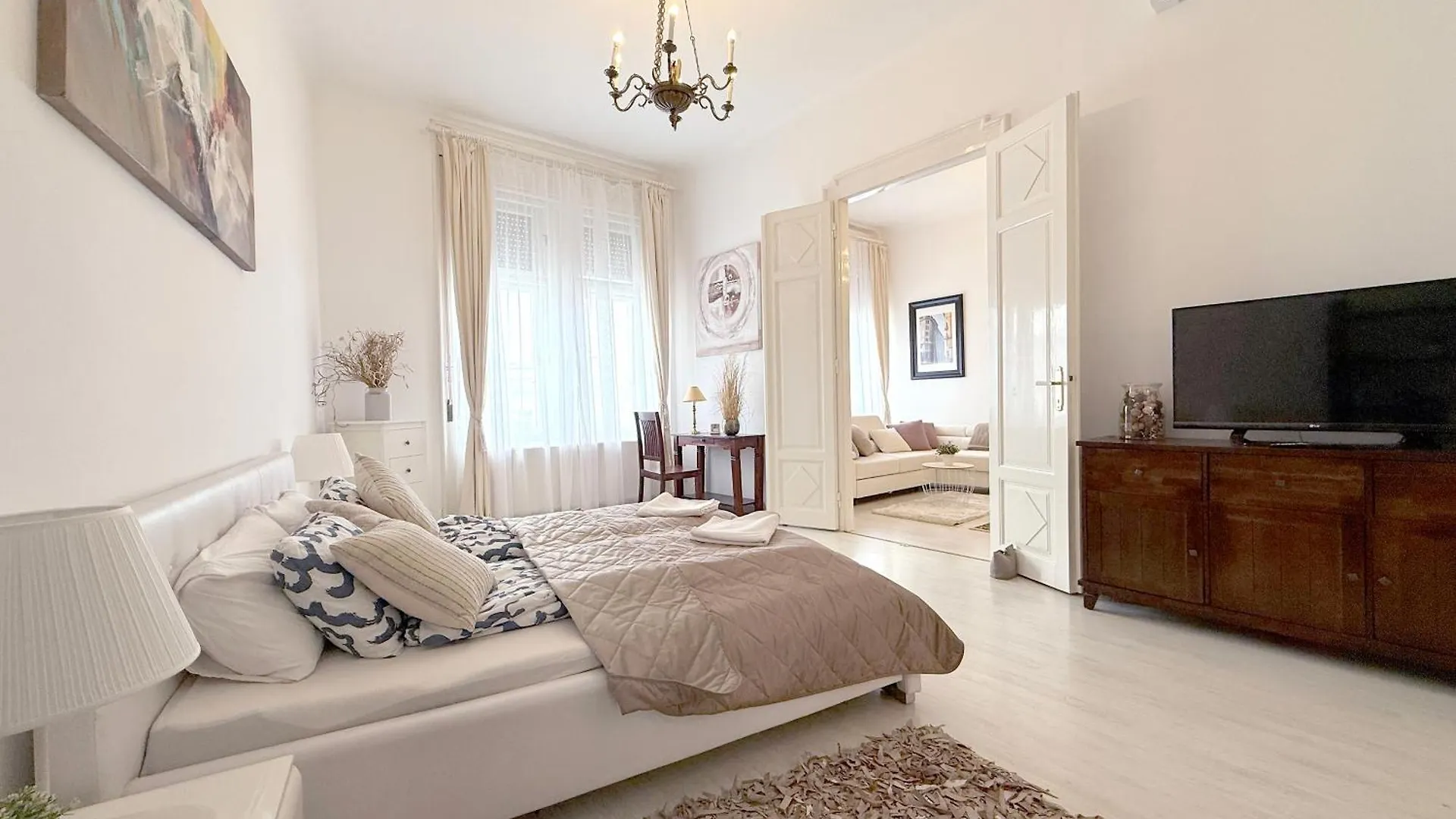 Elegant 125M2 Apartment In Center Of Budapest