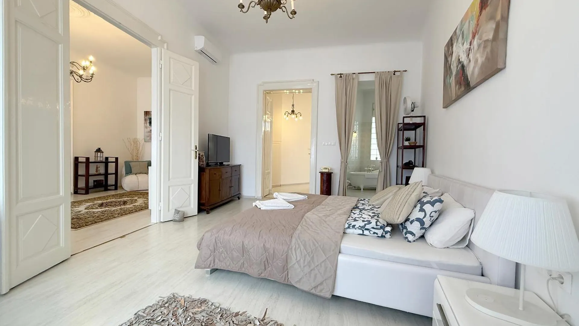 Elegant 125M2 Apartment In Center Of Budapest