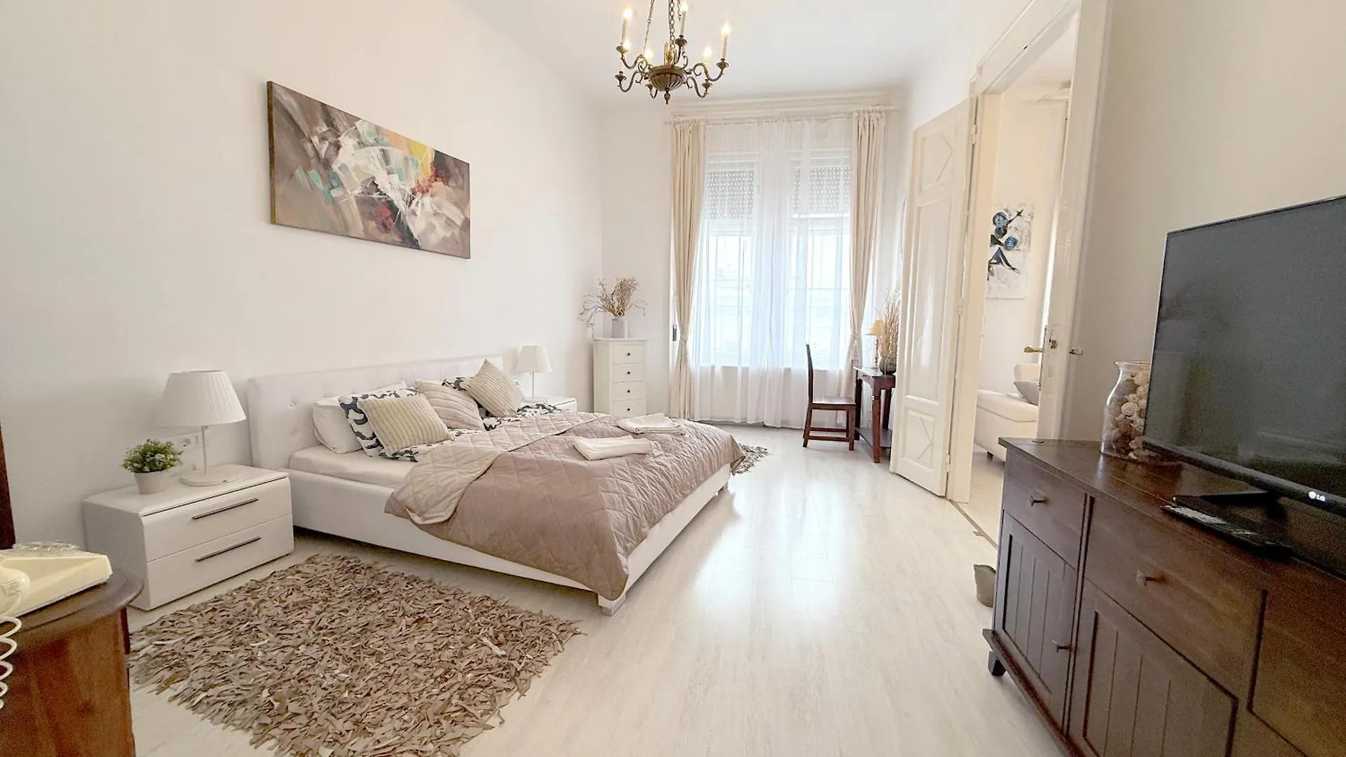 Elegant 125M2 Apartment In Center Of Budapest 0*,